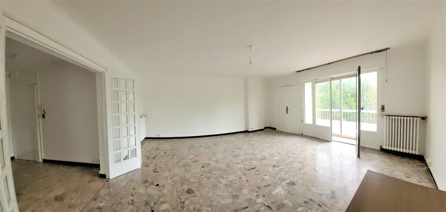 EXCLUSIF P4 au 1er étage avec ascenseur + terrasse + gge -