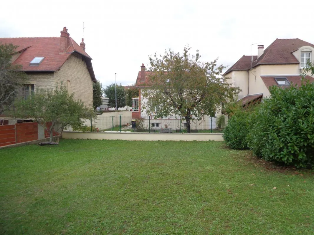 Terrain Auxerre proche centre