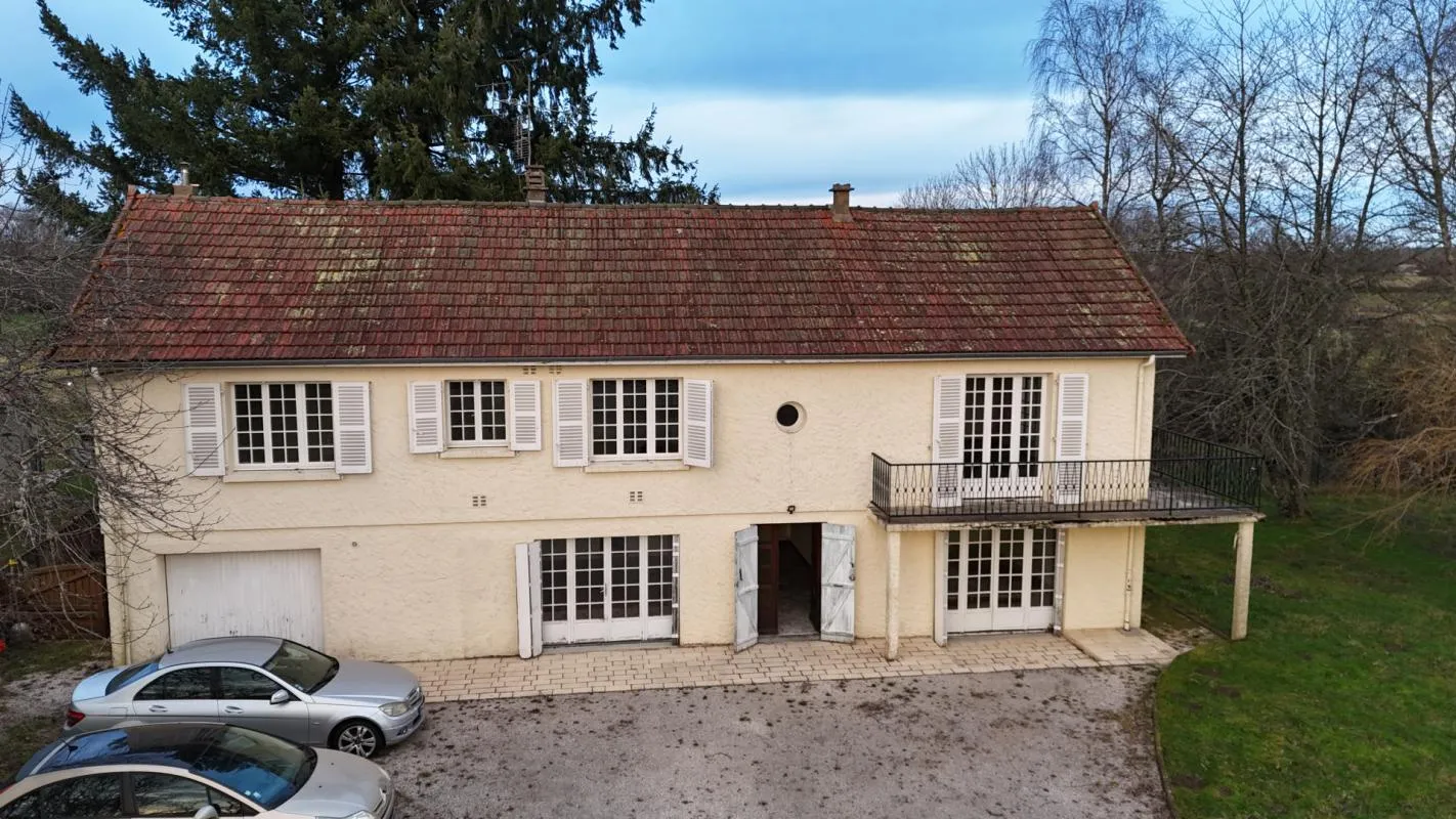Maison sur 6 132 m² de terrain