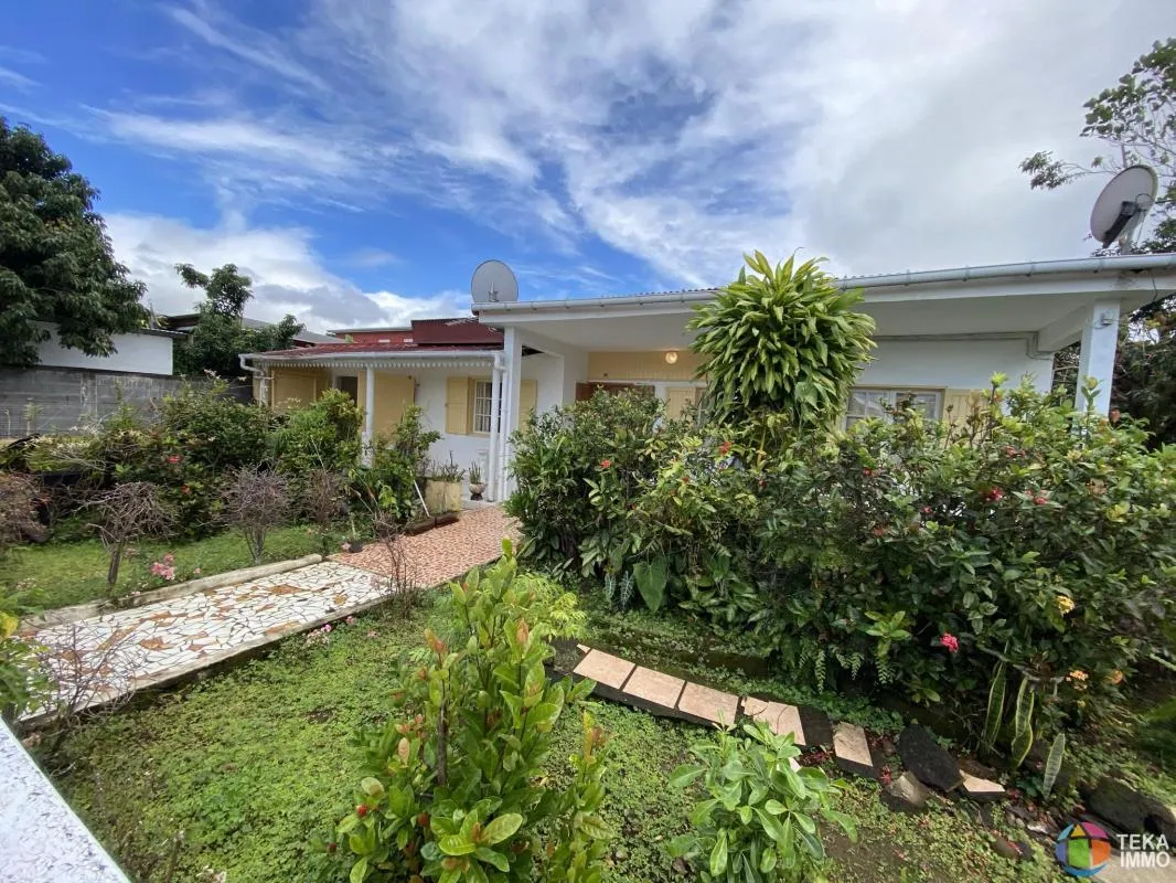 A VENDRE FABIEN TEKA IMMO A LA JOIE DE VOUS PROPOSER UNE CHARMANTE MAISON DE 112M² SITUÉE A ST BENOIT