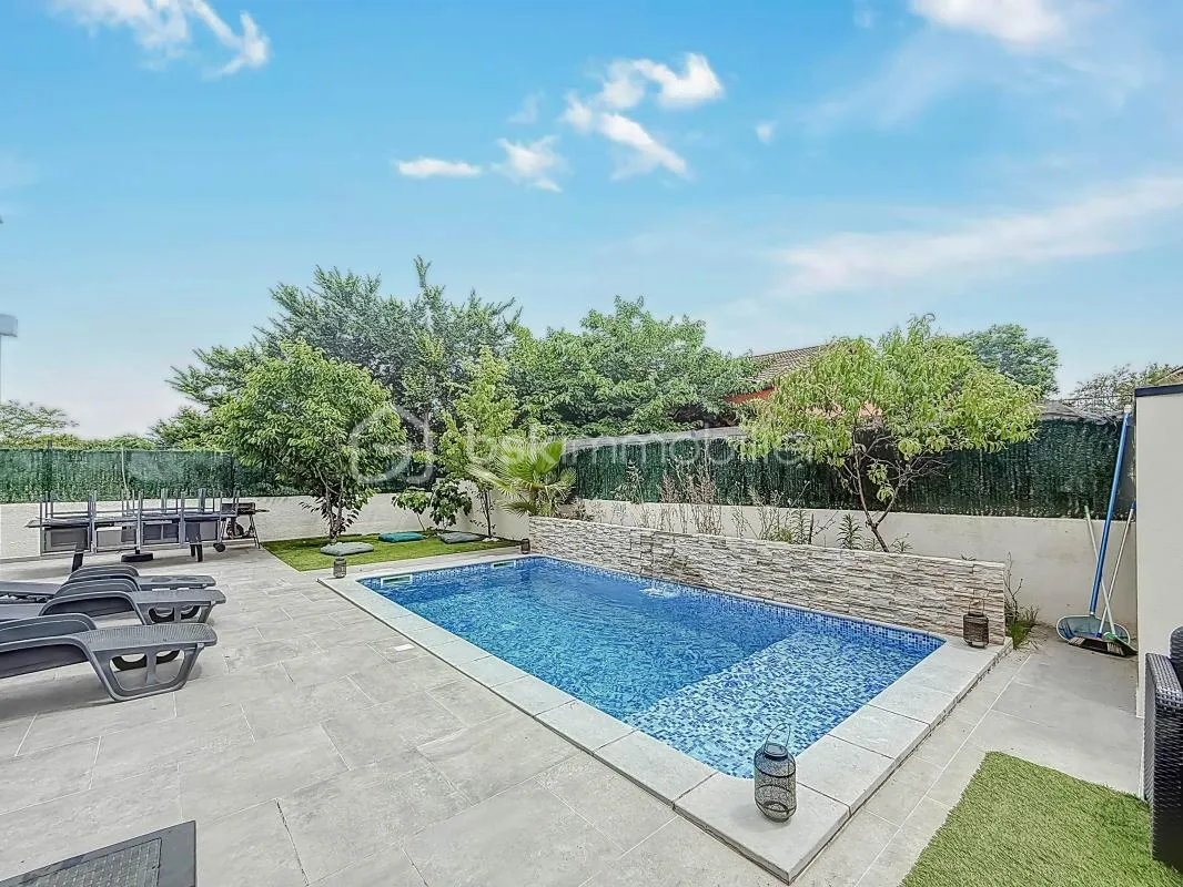 *** VILLA CONTEMPORAINE DE 130M2 AVEC PISCINE ET GARAGE À GIGNAC ***