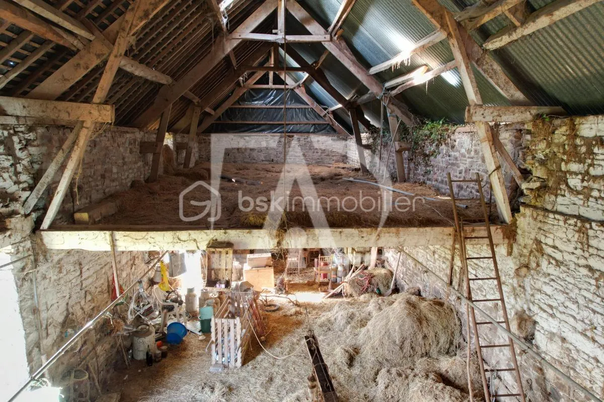 Grange à réhabiliter à quelques kilomètre de AUNAY SUR ODON - 100m² au sol