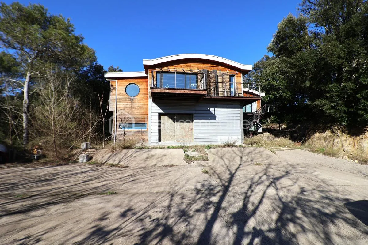 Maison contemporaine de 260 m² à Bedarieux