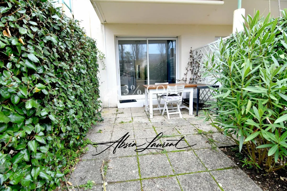 LA TURBALLE, BEAU STUDIO EN REZ DE JARDIN AVEC GARAGE