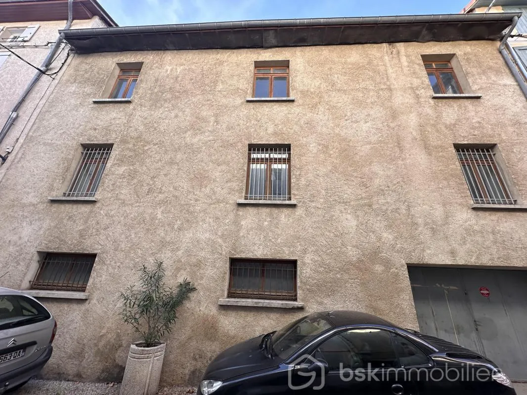 ROMANS SUR ISERE - Immeuble 200 m² + garage de 100 m²