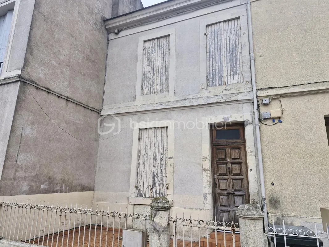 Maison de ville de 118m2 à Sainte-Foy-La-Grande à rénover