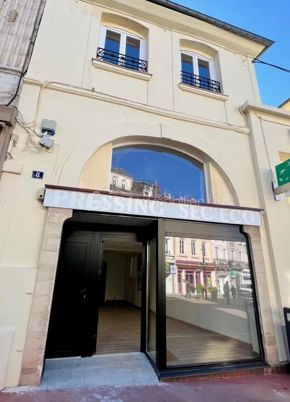 Immeuble - Local commercial + Appartement