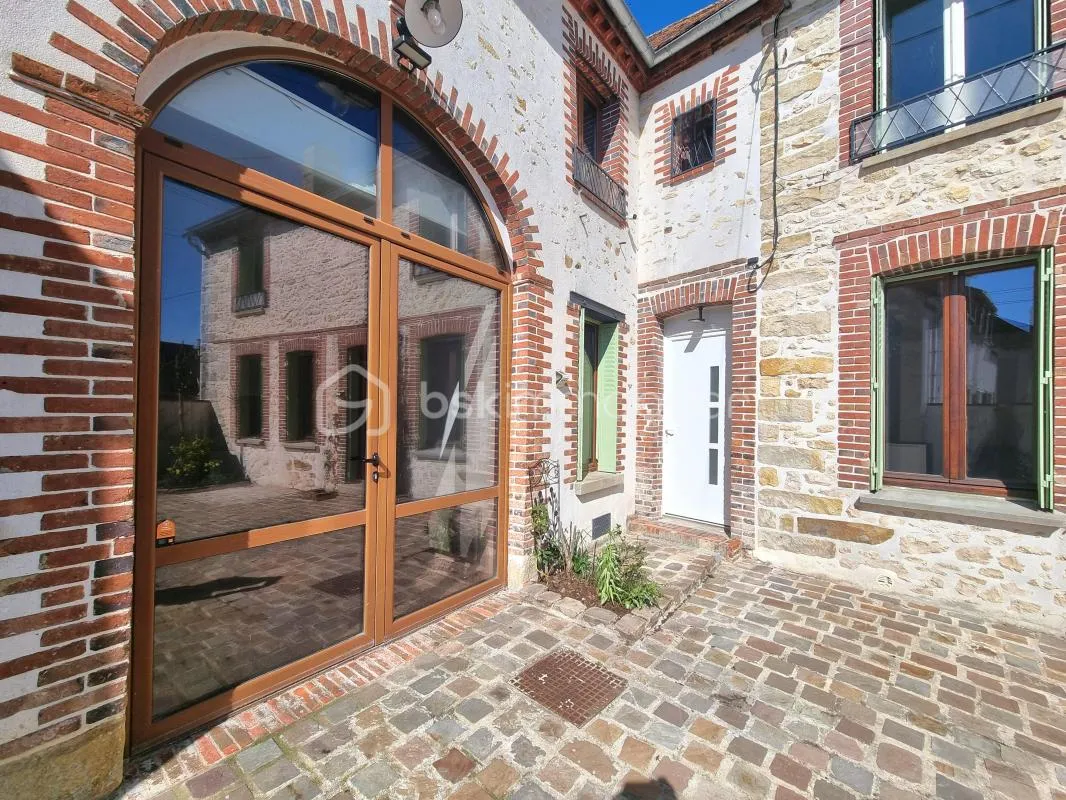 BELLE MAISON EN PIERRE DE 164 M² ATYPIQUE !!!