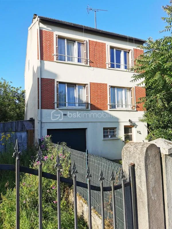 MONTREUIL La Boissière 200m Métro L11 'Hopital'