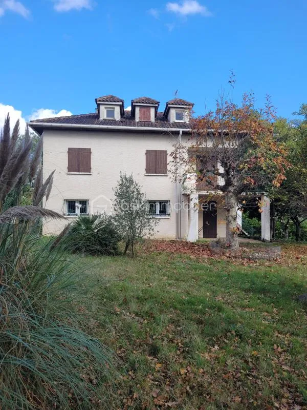 A vendre maison 5 pièces 121 m² sans vis a vis