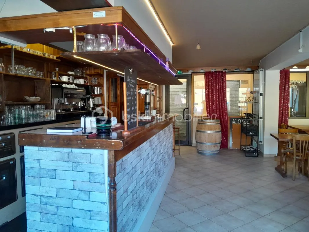 **À vendre ou à prendre en gérance : Restaurant-Bar avec Licence IV à la Station du Dévoluy**