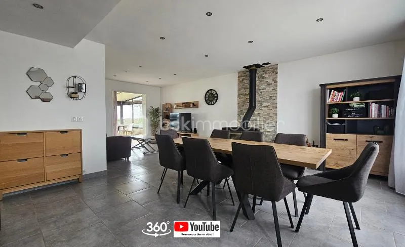Maison plain pied sur sous-sol avec dépendance