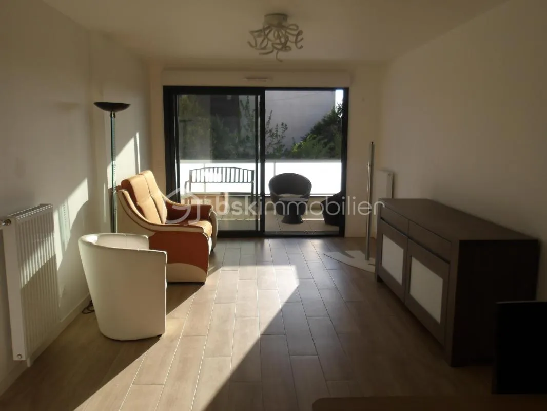À VENDRE CHARTRES - Appartement de standing 3 pièces -64m²- Résidence calme et sécurisée