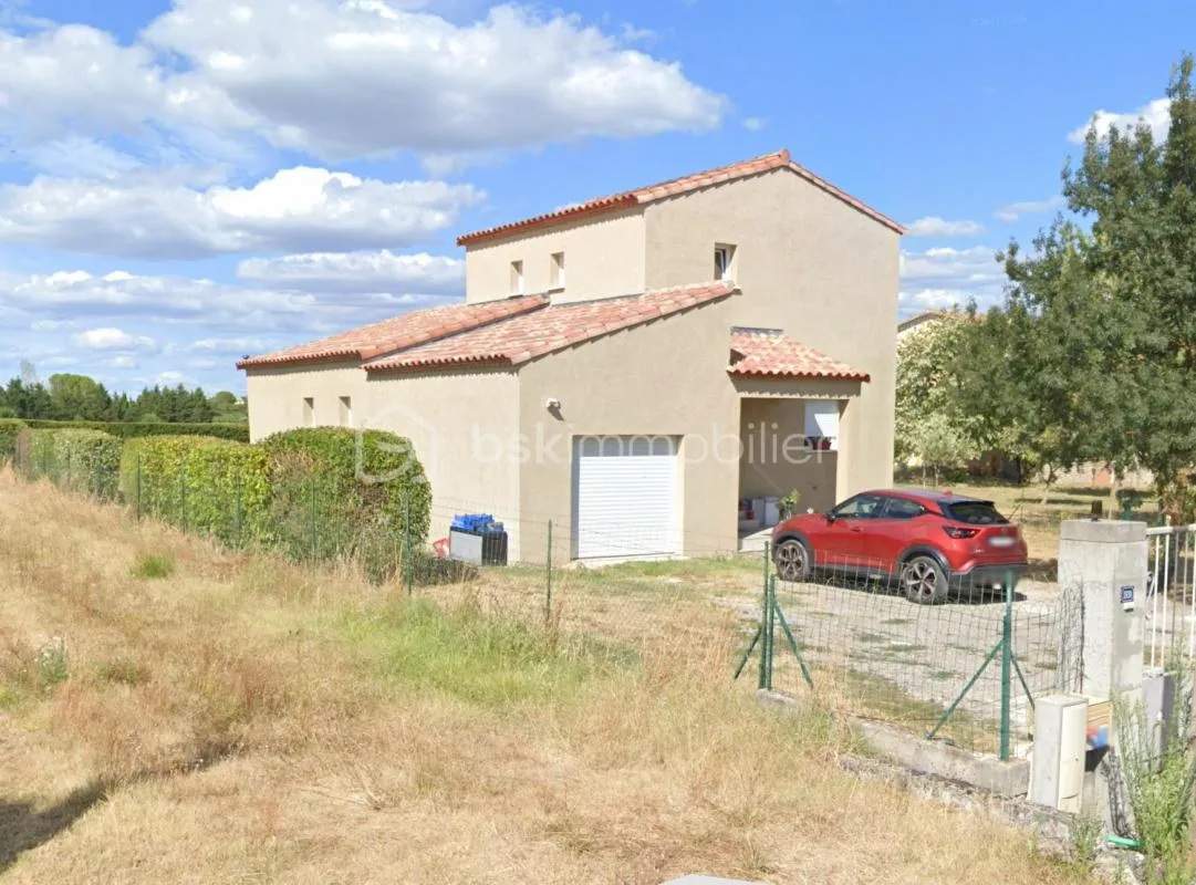 Villa récente avec belles prestations – 105 m² habitables – Terrain de 1028 m² environ