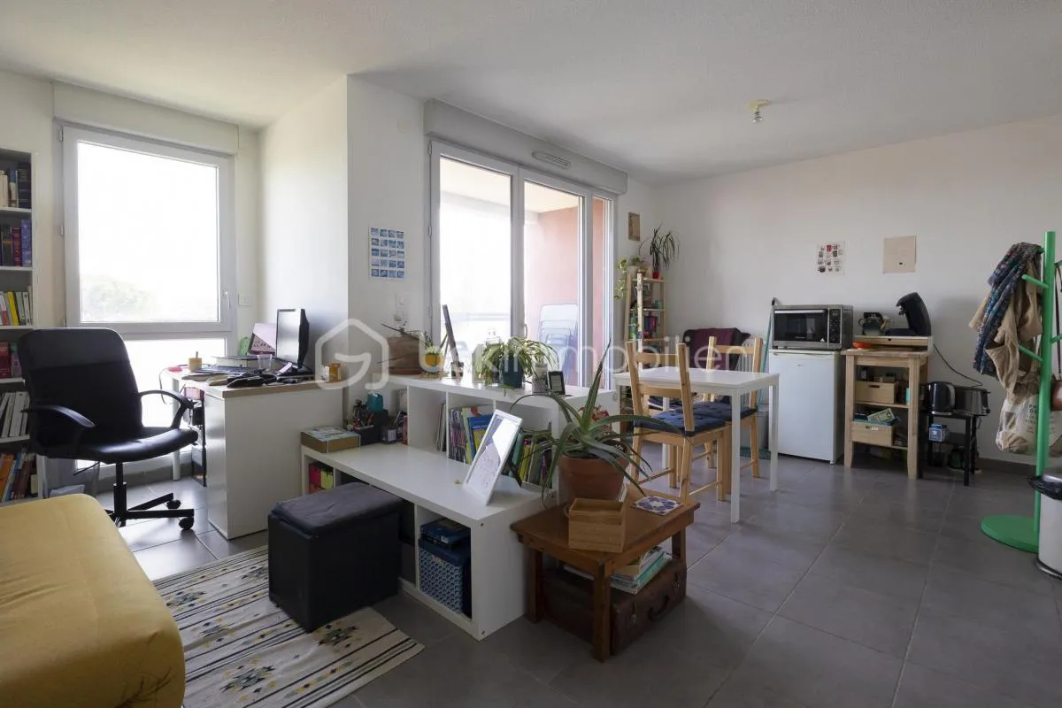 T2 avec terrasse, vue dominante et dégagée