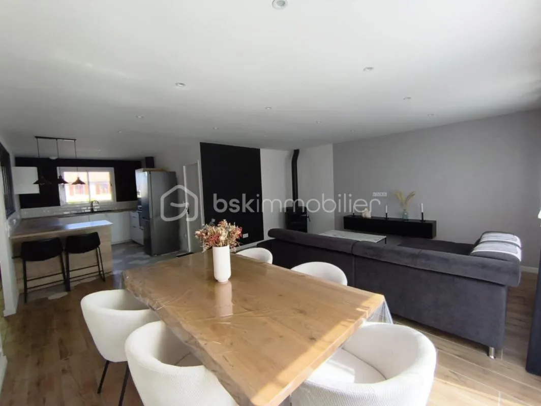 MAISON DE PLAIN PIED AVEC GARAGE ET JARDIN