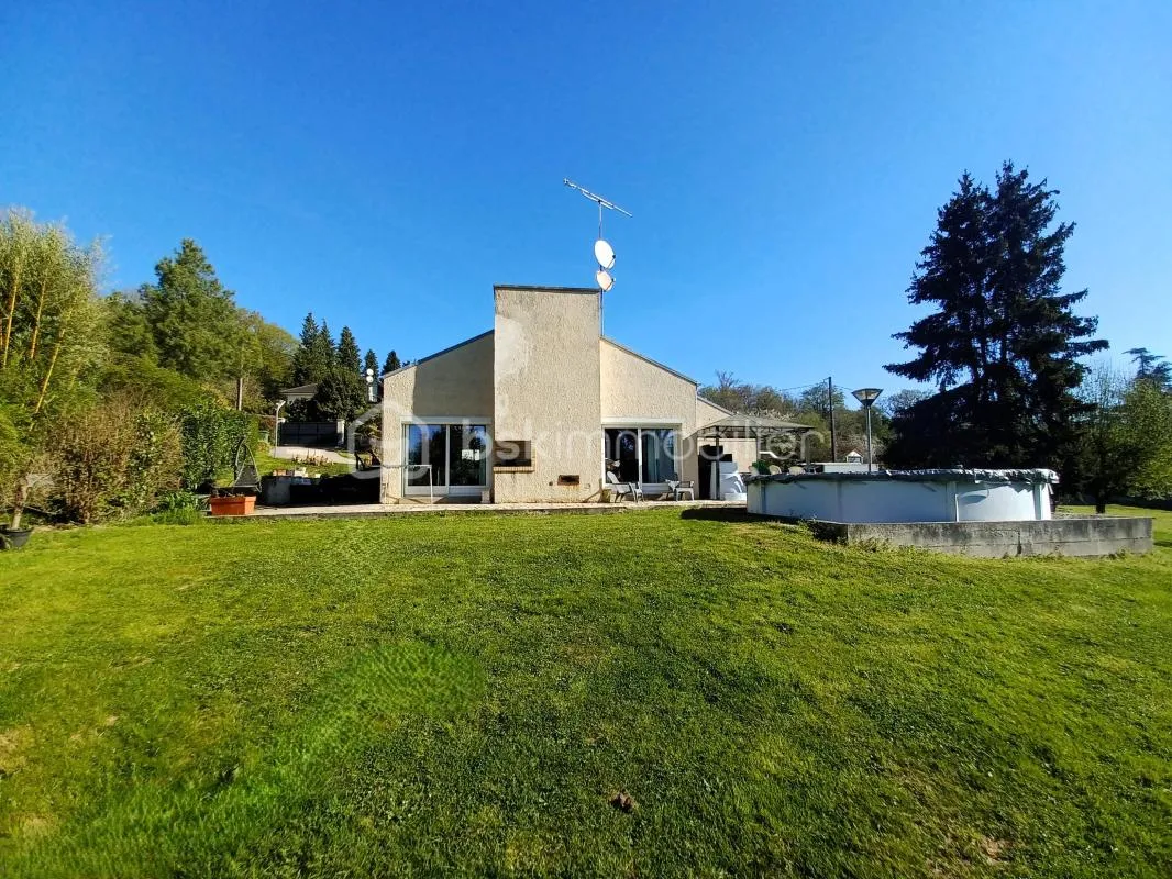 Maison lumineuse au calme avec jardin constructible