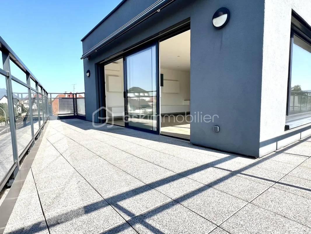 Saint-Louis – Rare à la vente ! Magnifique duplex en attique avec grande terrasse et garage