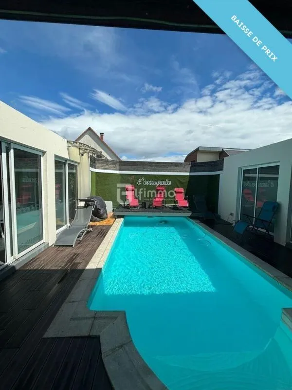 Bâtiment commercial avec piscine et jacuzzi à Lutterbach