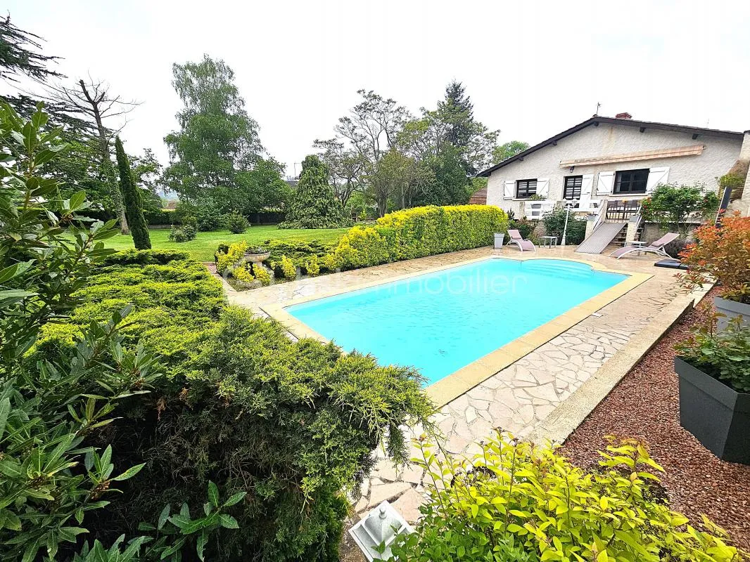 Ensemble immobilier à fort potentiel de valorisation : maison + dépendances + terrain divisible