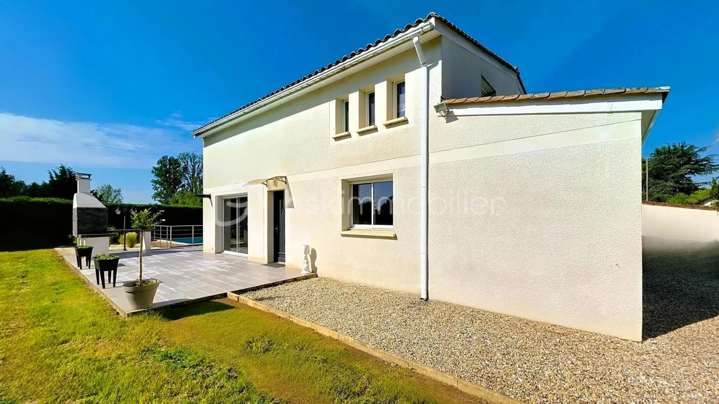 🏡 Maison contemporaine d’architecte 205 m² – 5 chambres – Piscine – Saint-Médard-de-Guizières (33230)