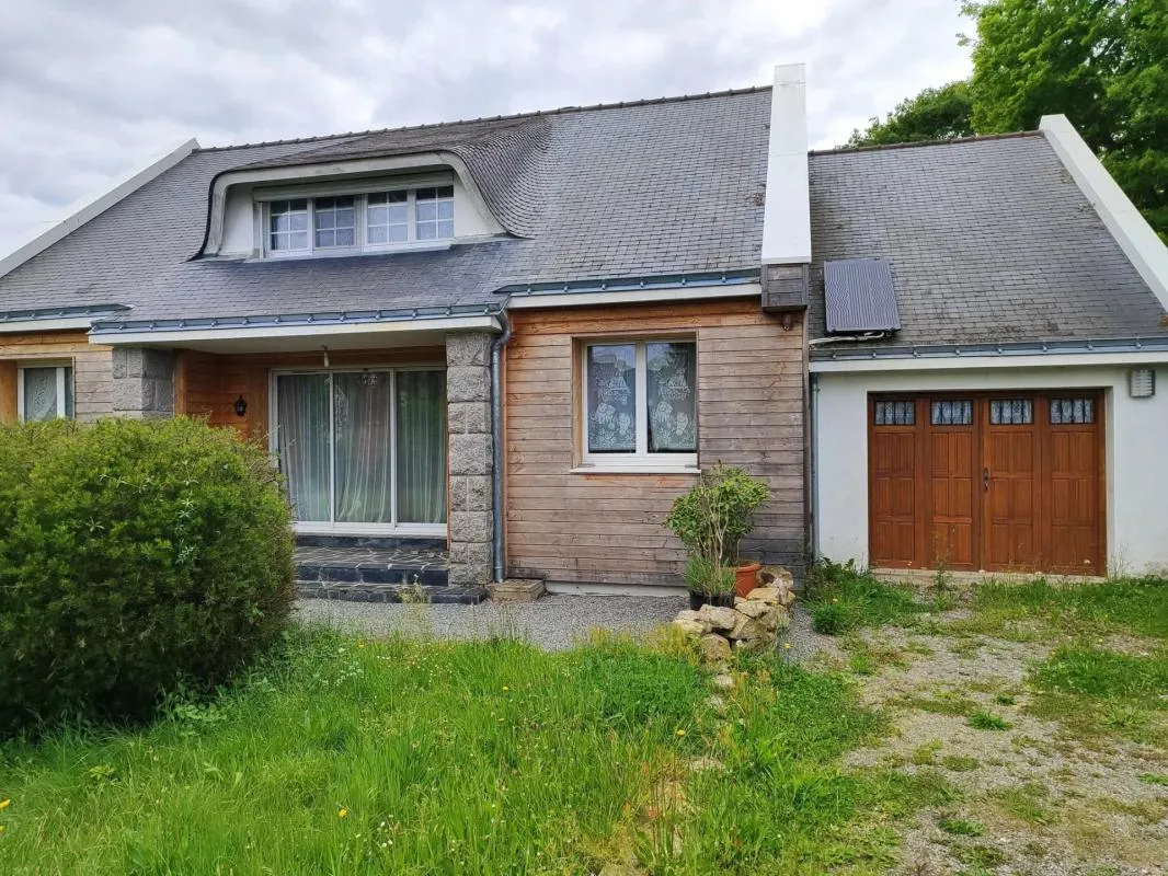 pavillon proche commerces 1300m2 de terrain