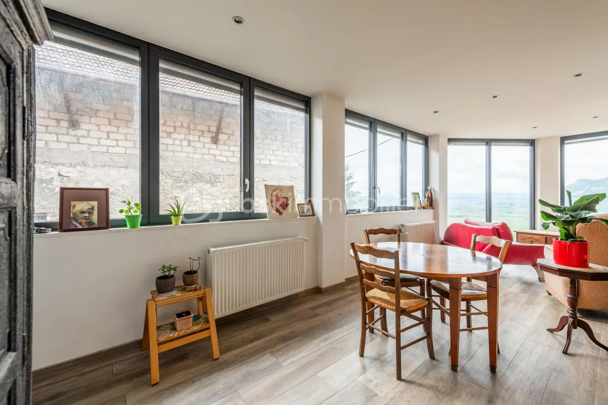 – Maison de Village vue imprenable – Serrières-en-Chautagne -