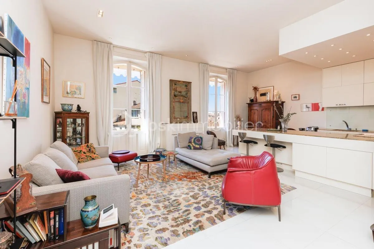 CANNES : BEL APPARTEMENT  BOURGEOIS CENTRE VILLE