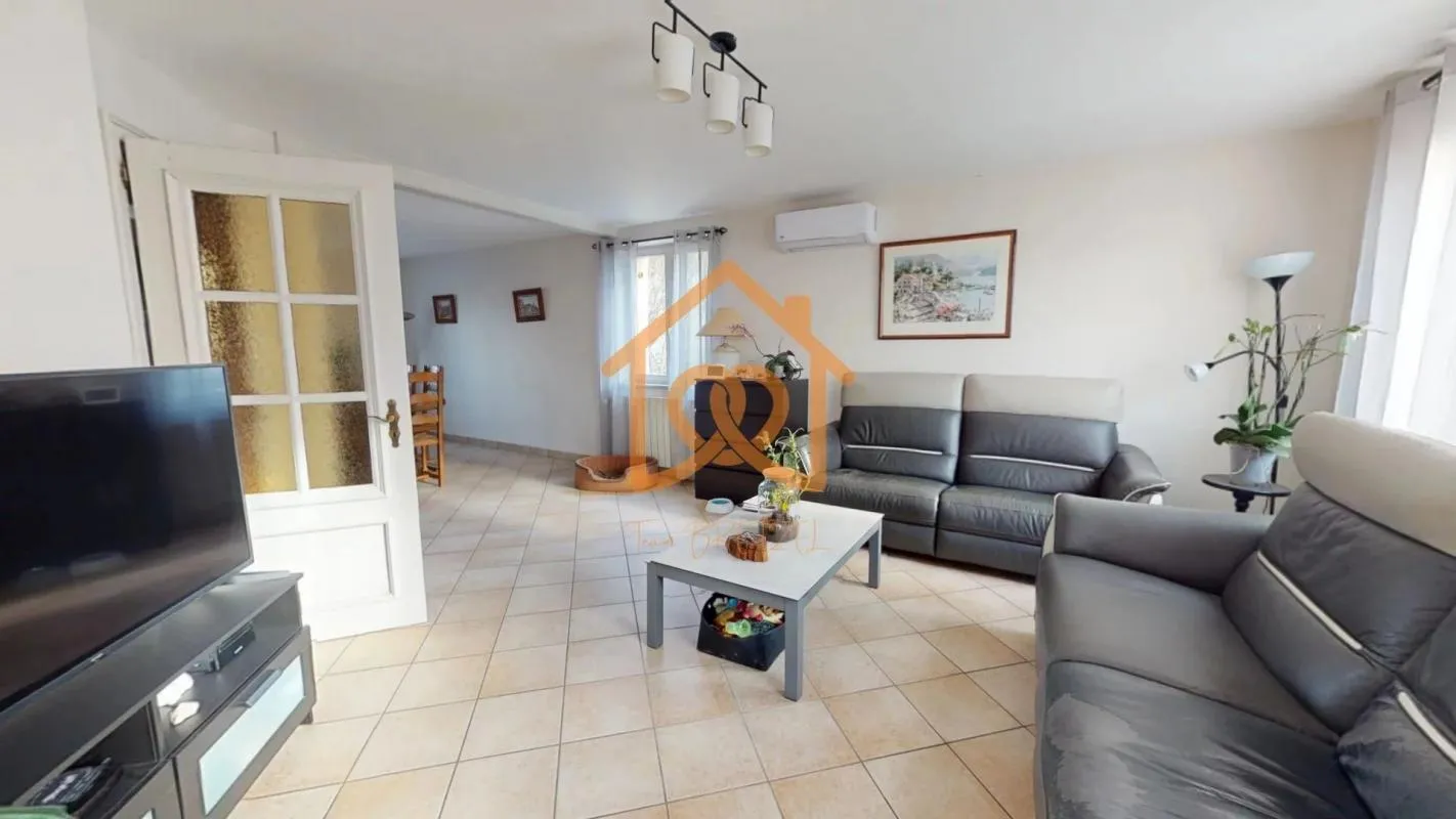 En exclusivité Jolie Maison de 150m² au sol à HOLTZHEIM avec piscine chauffée, climatisation sur 7 ares de terrain