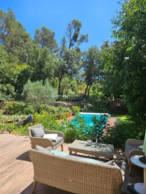 13012 / Maison / Piscine / Jardin /  Garage
