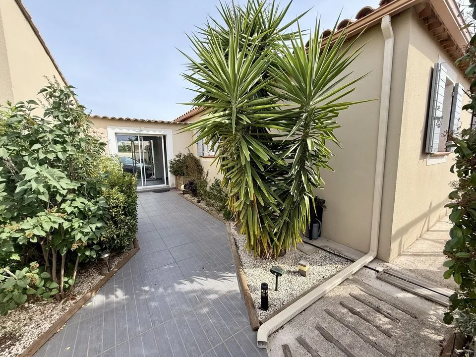Fos-sur-Mer : Maison T6 de 157m2 de plain-pied avec piscine et