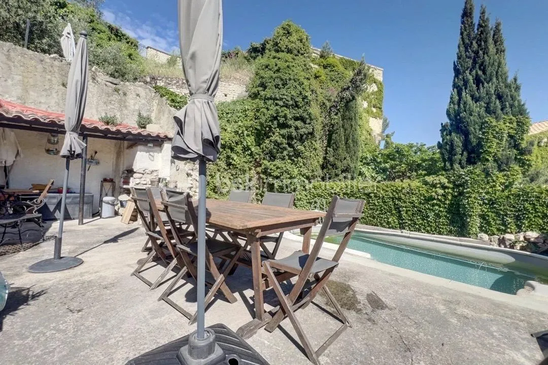 Jolie maison de village située à Noves d'environ 80 m²