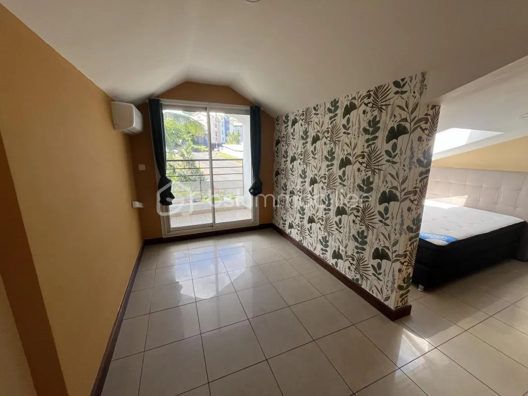 T4 meublé Duplex - La Possession