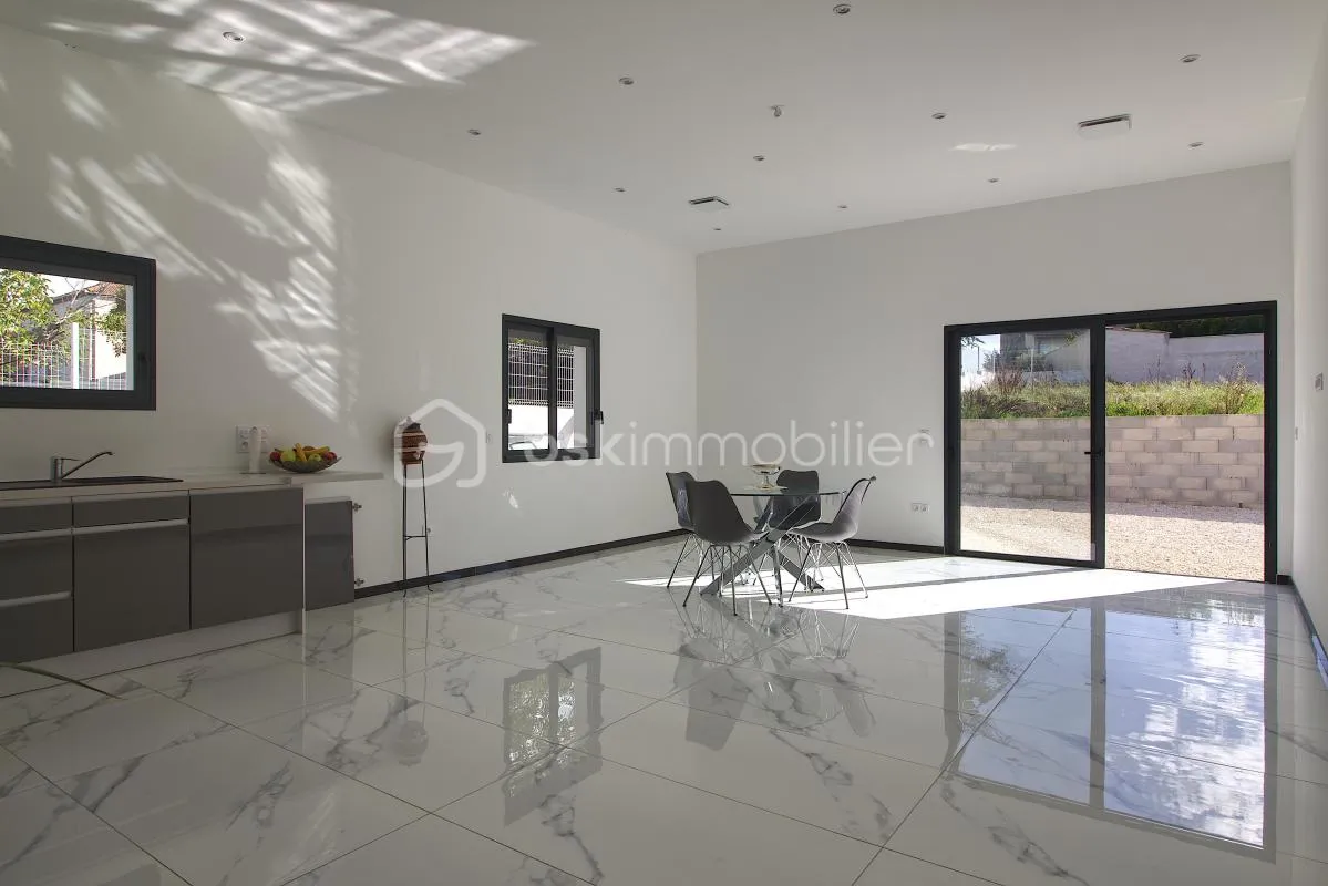Villa mitoyenne 90 m²
