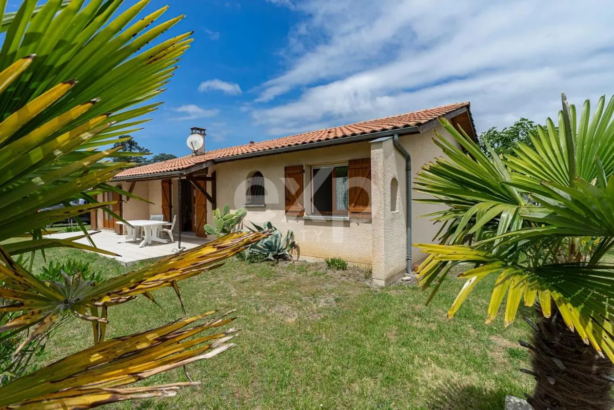 Maison familiale de plain-pied avec jardin et grand garage – Prix en baisse : 389 000 € HAI