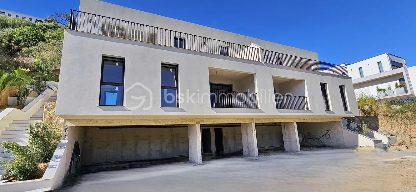 Opportunité à saisir… ! Corse - Rive sud d’Ajaccio à Pietrosella- Résidence ORZIOLO 2. Appartement T3 de 71 m2 + loggia de 12 m2, situé à 3 km de la mer. et proche des commerces !