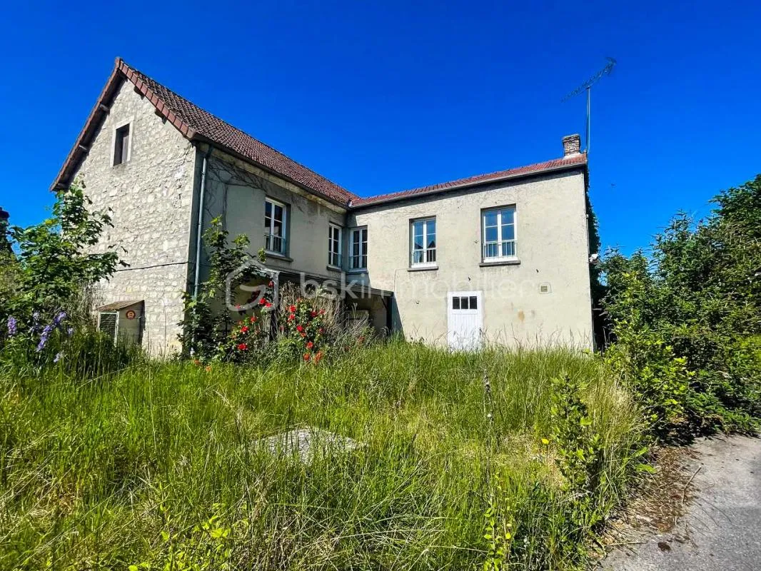 Bien de caractère avec dépendances à Mont-l'Évêque (60300) – Terrain de 714 m²