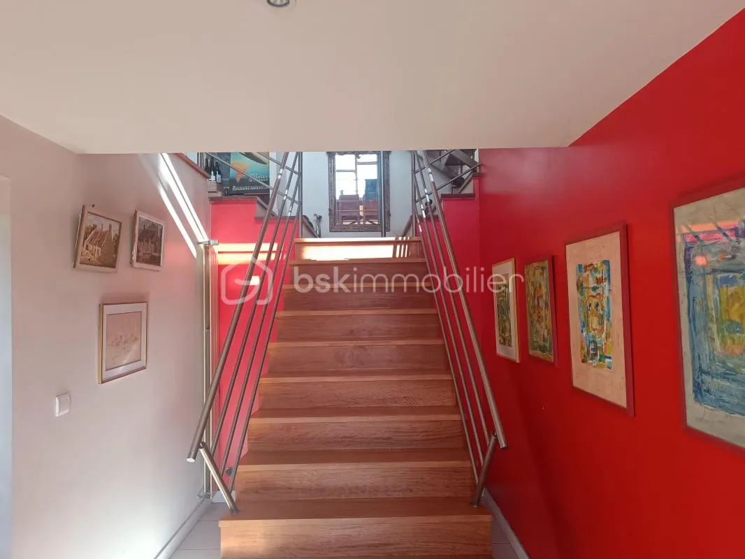 Murs commerciaux- fonds de commerce-habitation- appartement locatif