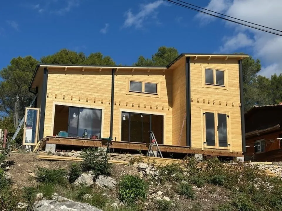 Chalet de 80 m² sur terrain de 200 m²