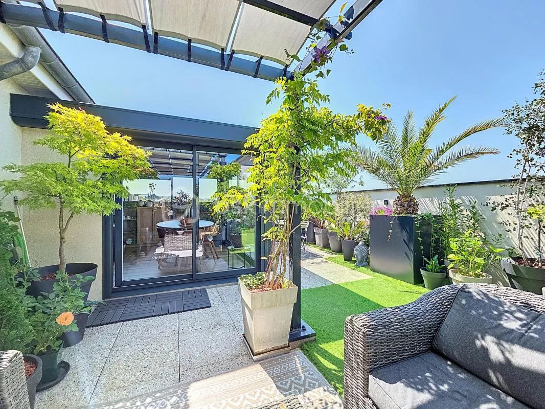 Appartement avec véranda et terrasse au dernier étage