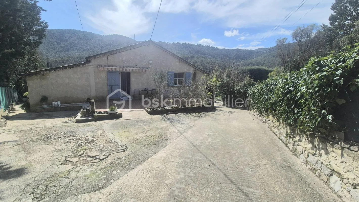 SOLLIES-TOUCAS - Villa de plain-pied 87 m² sur une parcelle de 585 m² - Garage - Louée 1000€/mois