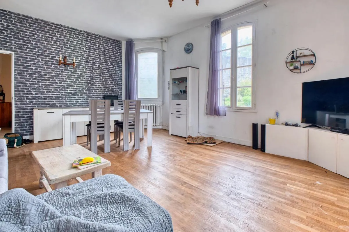 Maison de 5 pièces de 130 m2 en vente à Saint-Astier - Idéal pour familles