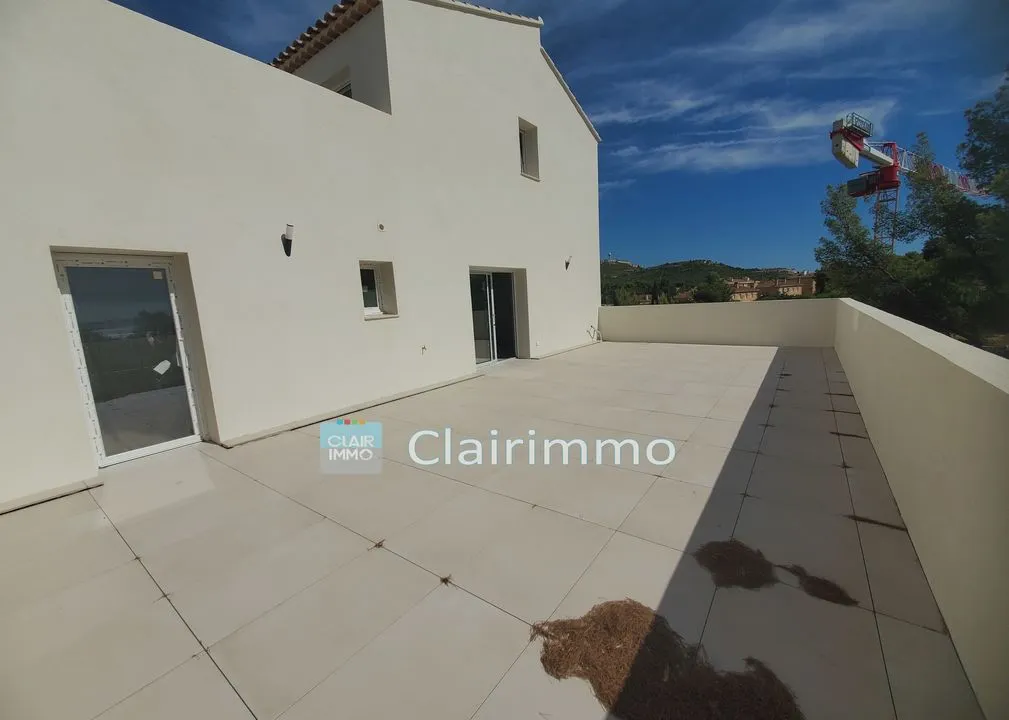 À VENDRE  Appartement T3/4 entièrement rénové avec