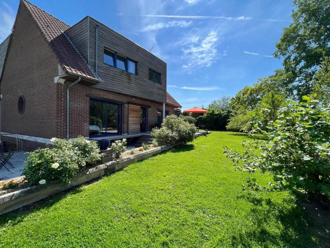 Maison individuelle de 210m2 environ 7 pièces 6 chambres