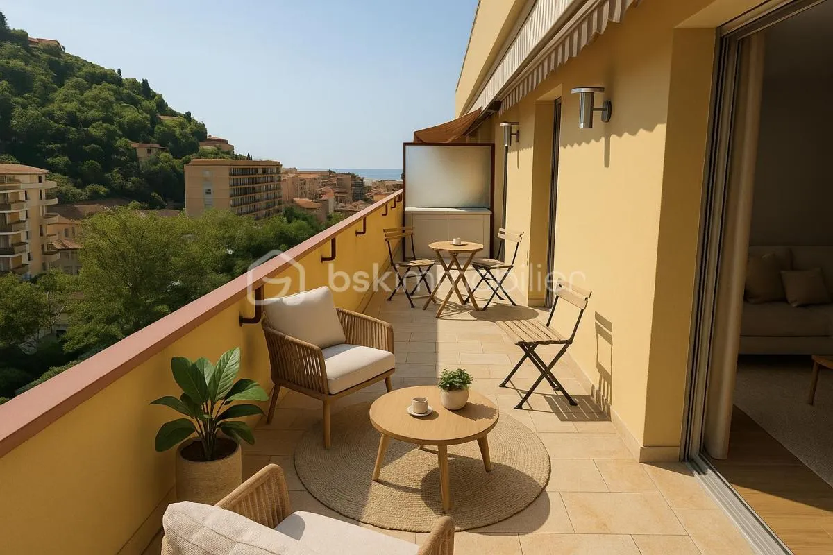 Rare à Menton – Grand duplex lumineux au dernier étage, avec terrasse et vue dégagée