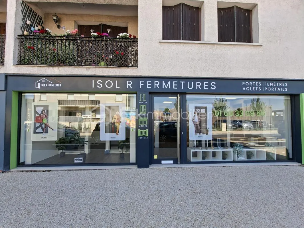 Local commercial comme neuf !  180 m² sur 2 niveaux