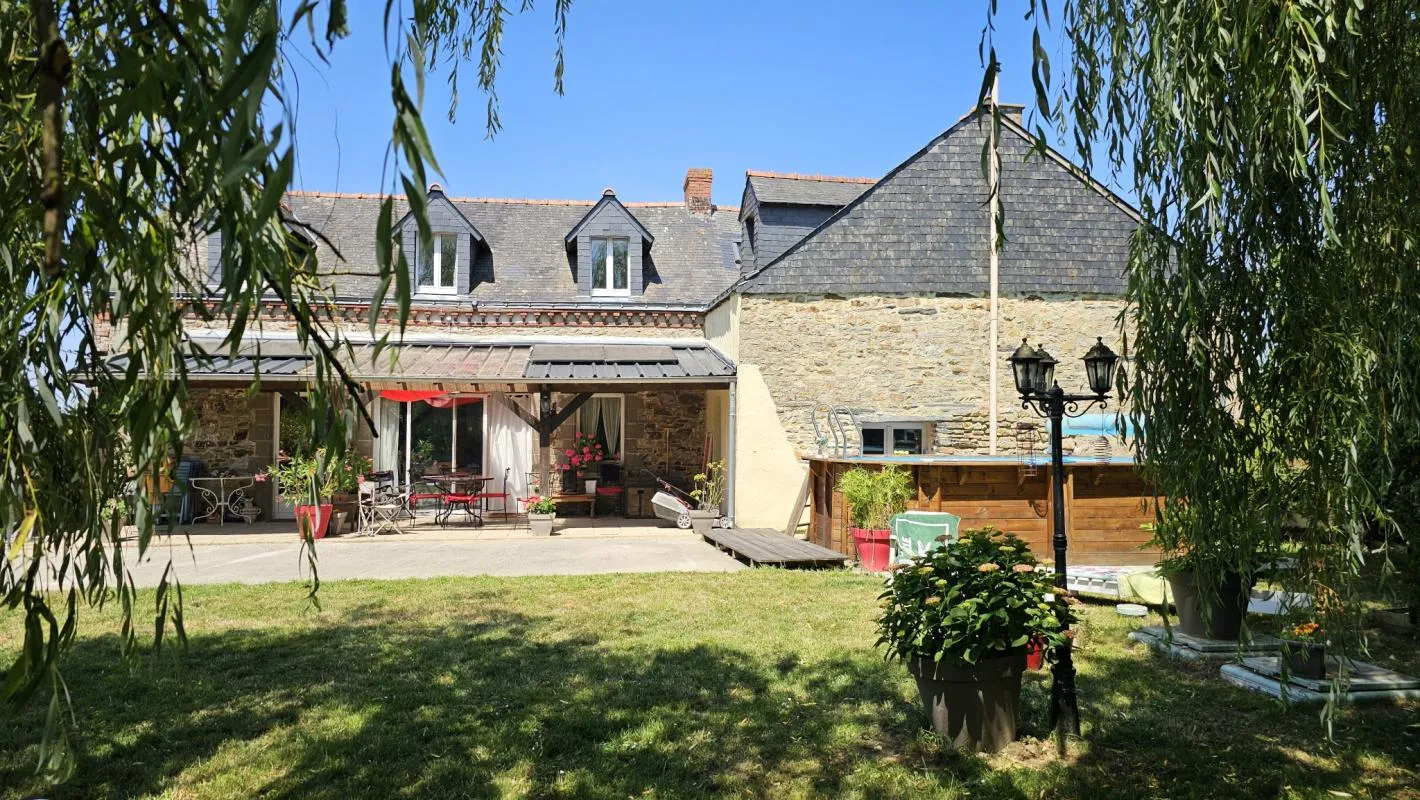 Belle maison en pierres en campagne de VILLEPOT (AXE ANGERS/