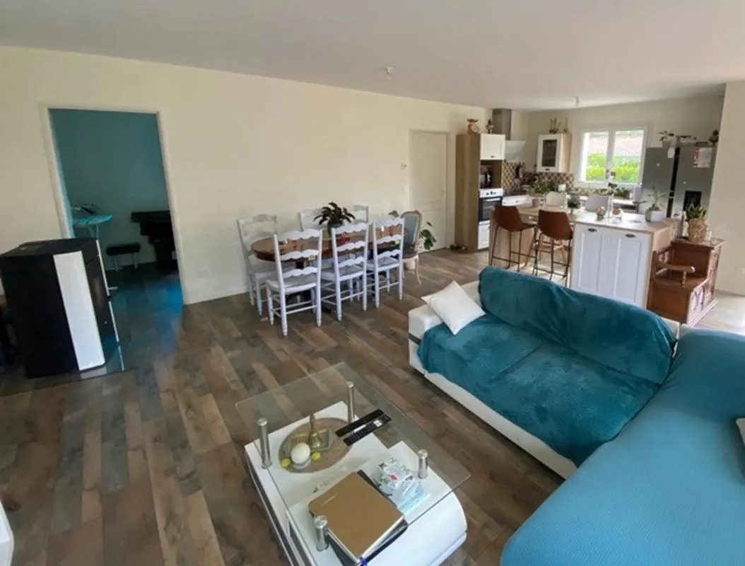 Maison de 4 pièces de 92 m2 avec jardin située à Peujard