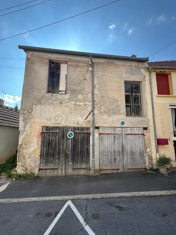 MAISON 72m2 A REHABILITER ENTIEREMENT + PETIT JARDIN