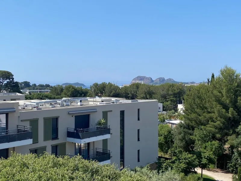 T4 DPLX EN DERNIER ETAGE VUE MER
